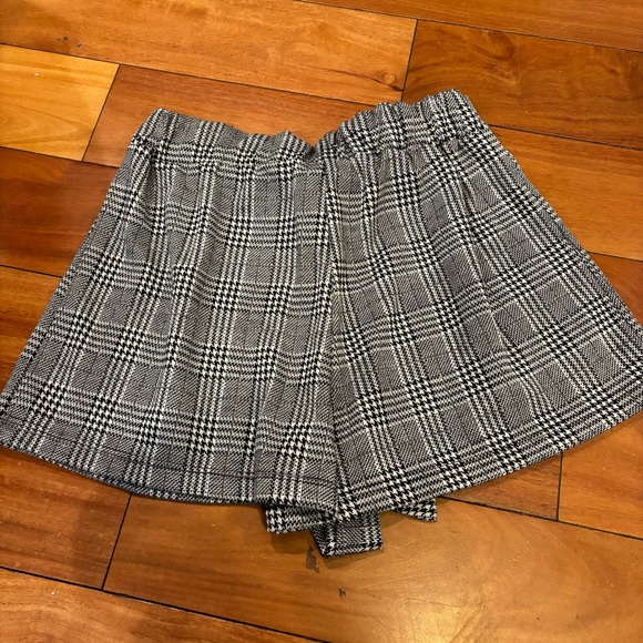 Plaid Soft Shorts - Picture 2 of 4